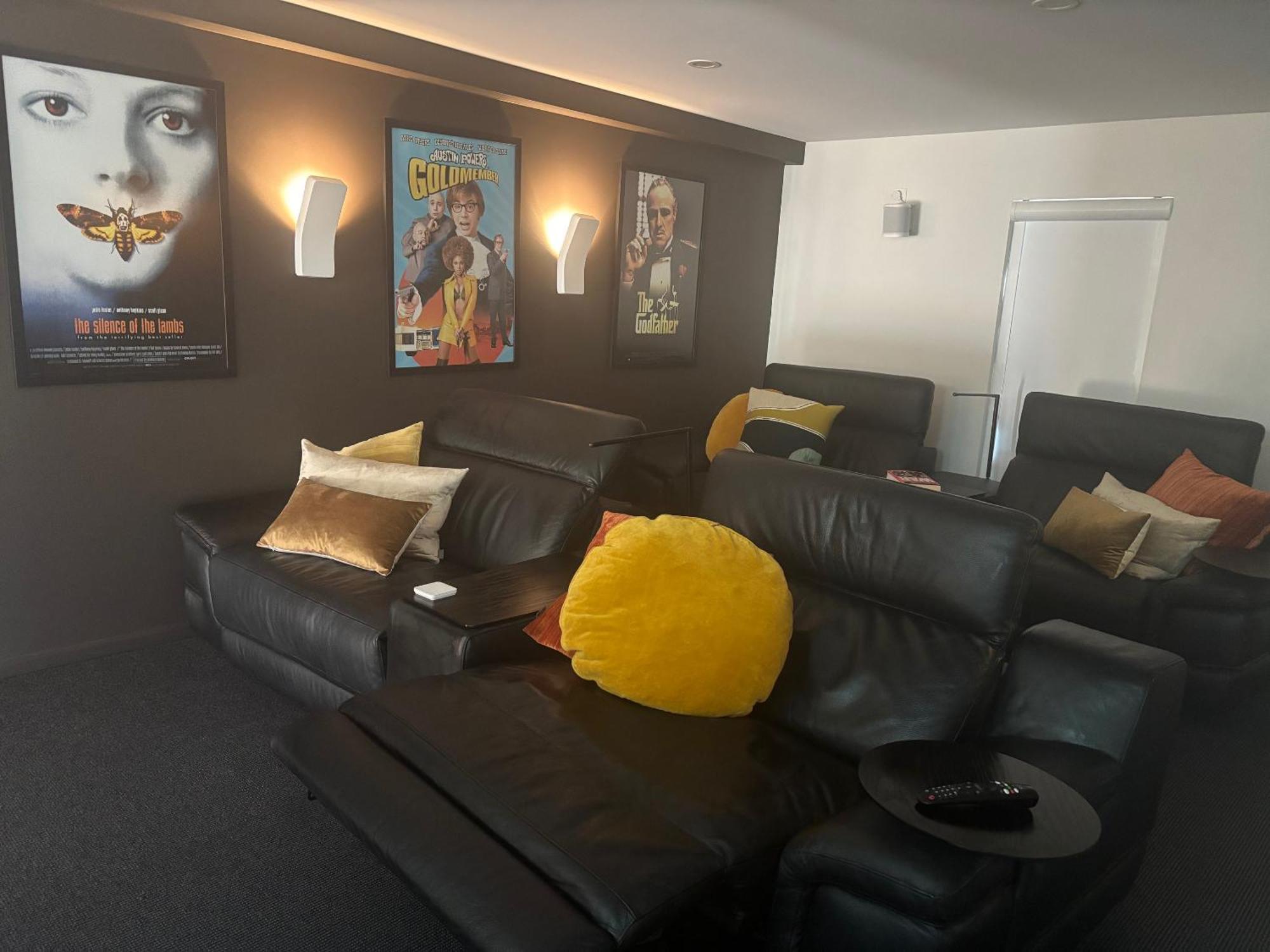 The Penthouse 14 Short St Glebe Hobart